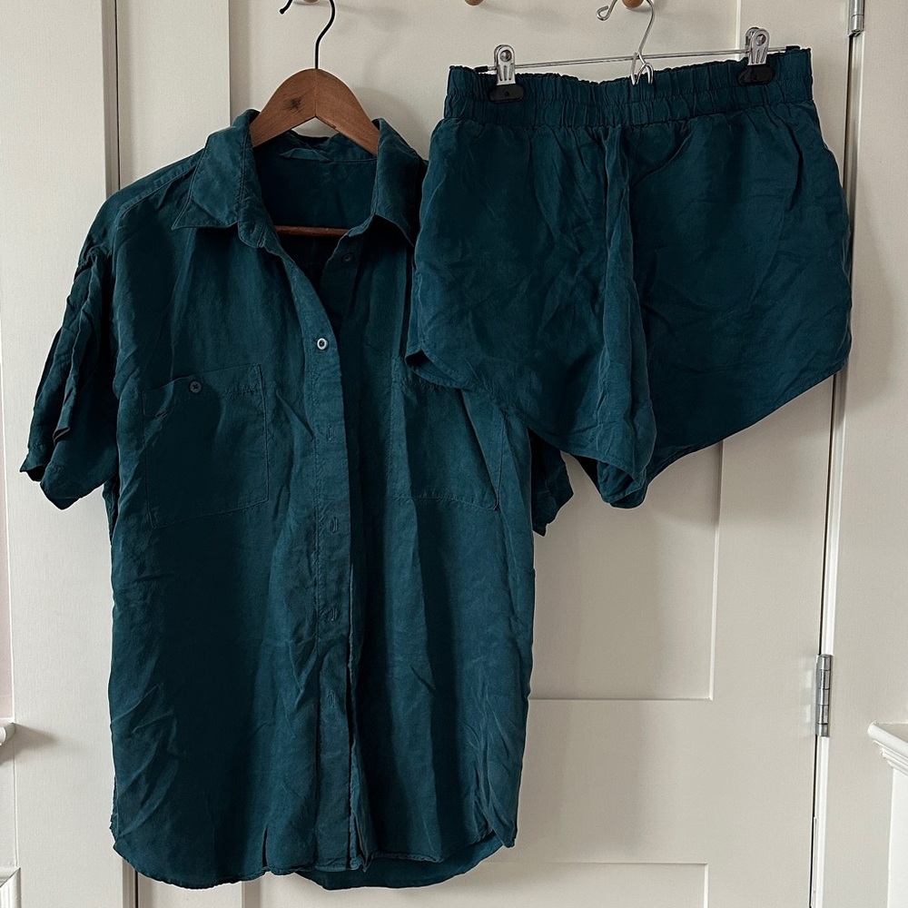 Left on Friday day trip Sport Silk set in Teal